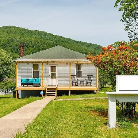 Mountain Serene Views And Creek-Side Charm - Pet Friendly Rowlesburg Exterior photo