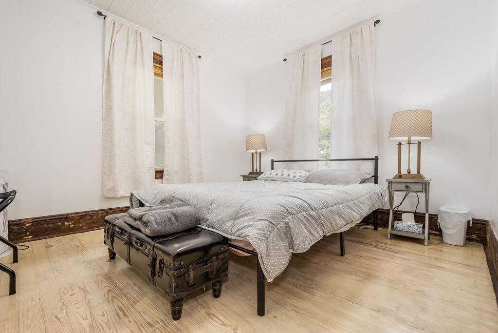 Mountain Serene Views And Creek-side Charm - Pet Friendly * Rowlesburg