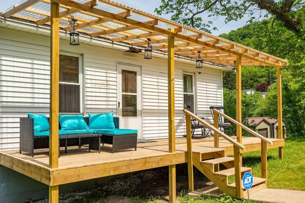 Holiday home Mountain Serene Views And Creek-side Charm - Pet Friendly Rowlesburg